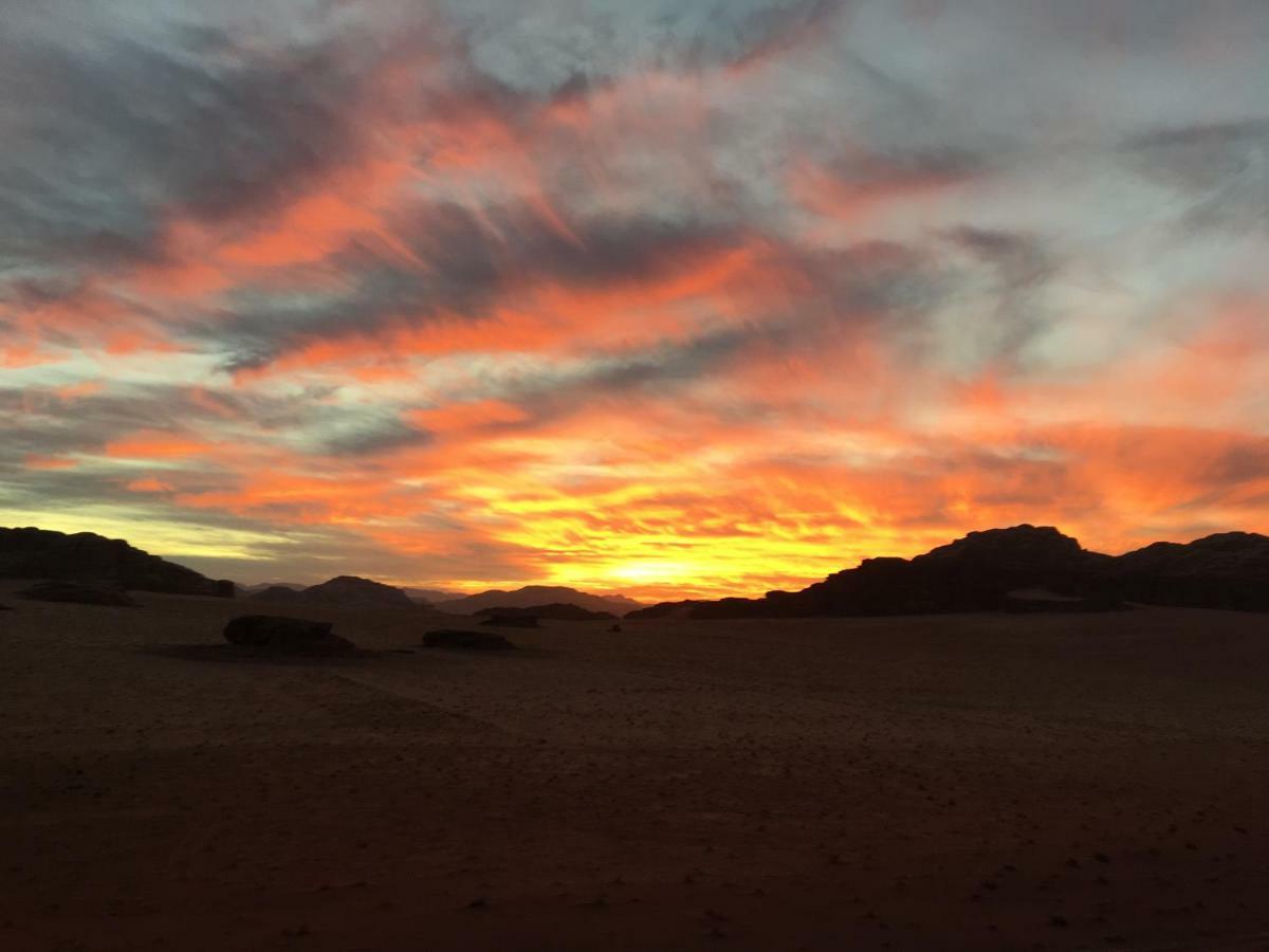 Sand And Stone Camp - Wadi Rum Desert Εξωτερικό φωτογραφία